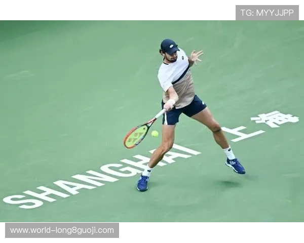 网球界新星崛起引发关注大师赛激战精彩瞬间回顾